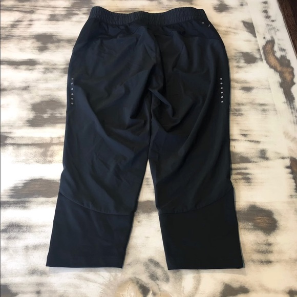 Nike Apparel Tech Fleece Cropped Pants - Grey - Jogging Pants from Triads UK